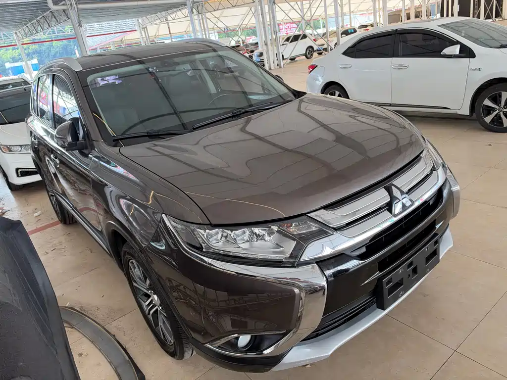 Mitsubishi Outlander — миниатюра 3