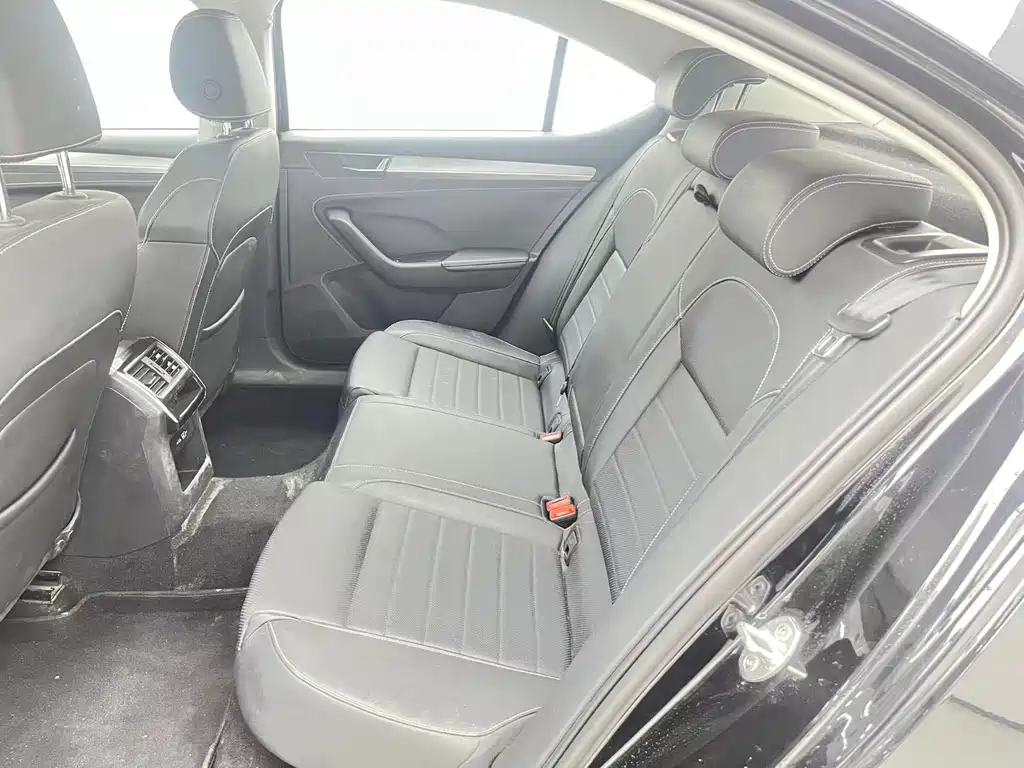 Skoda Superb TSI280 DSG Premium Edition, фото 11