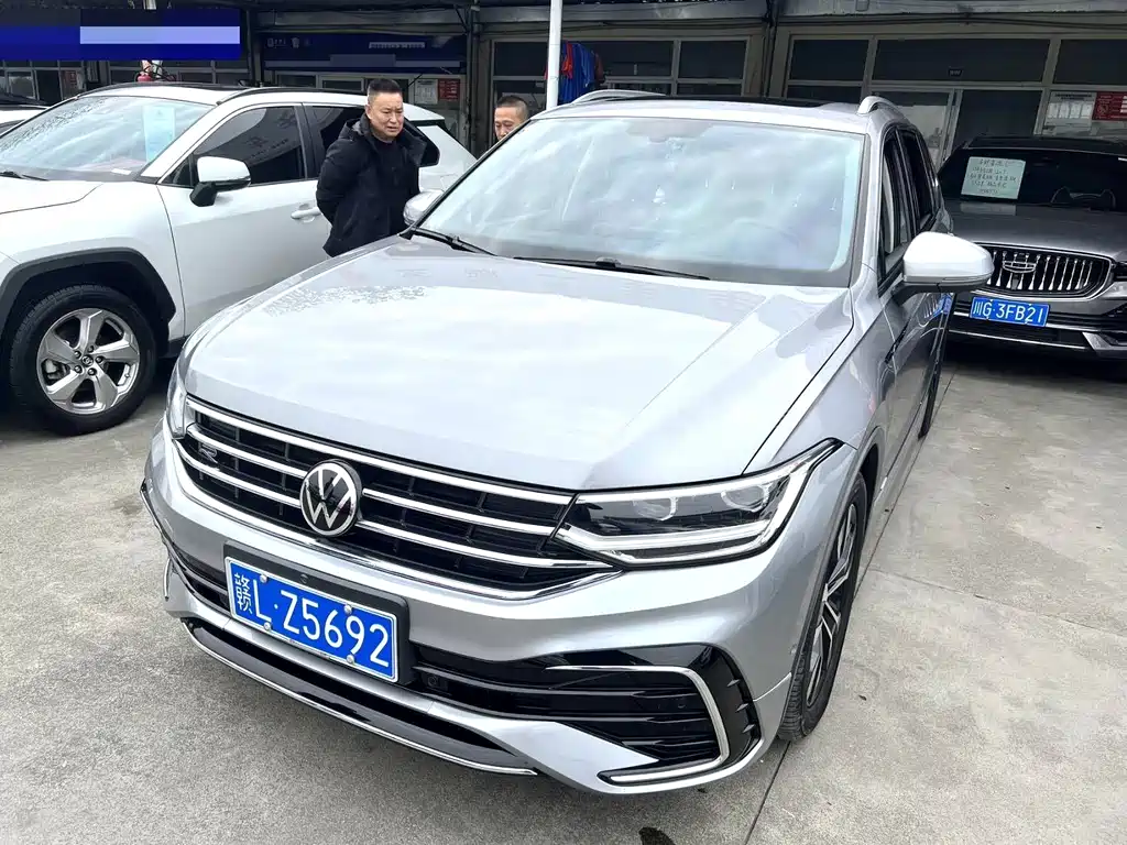 VOLKSWAGEN TIGUAN L