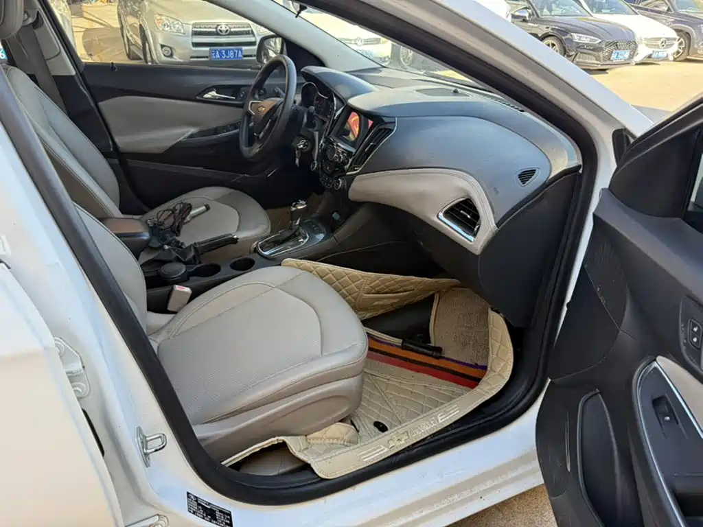 Chevrolet Cruze — миниатюра 21