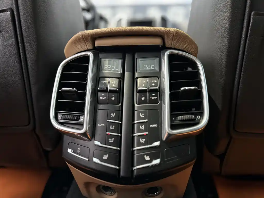 Porsche Cayenne 2014 Cayenne Platinum Edition 3.0T