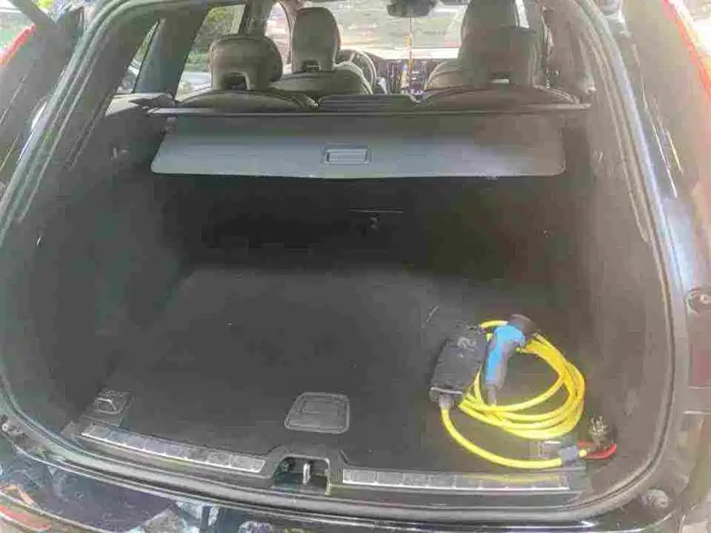 Volvo XC60 PHEV — миниатюра 7