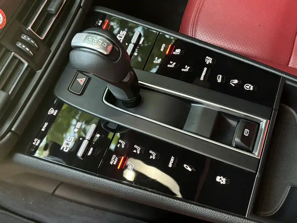 Porsche Macan — миниатюра 14