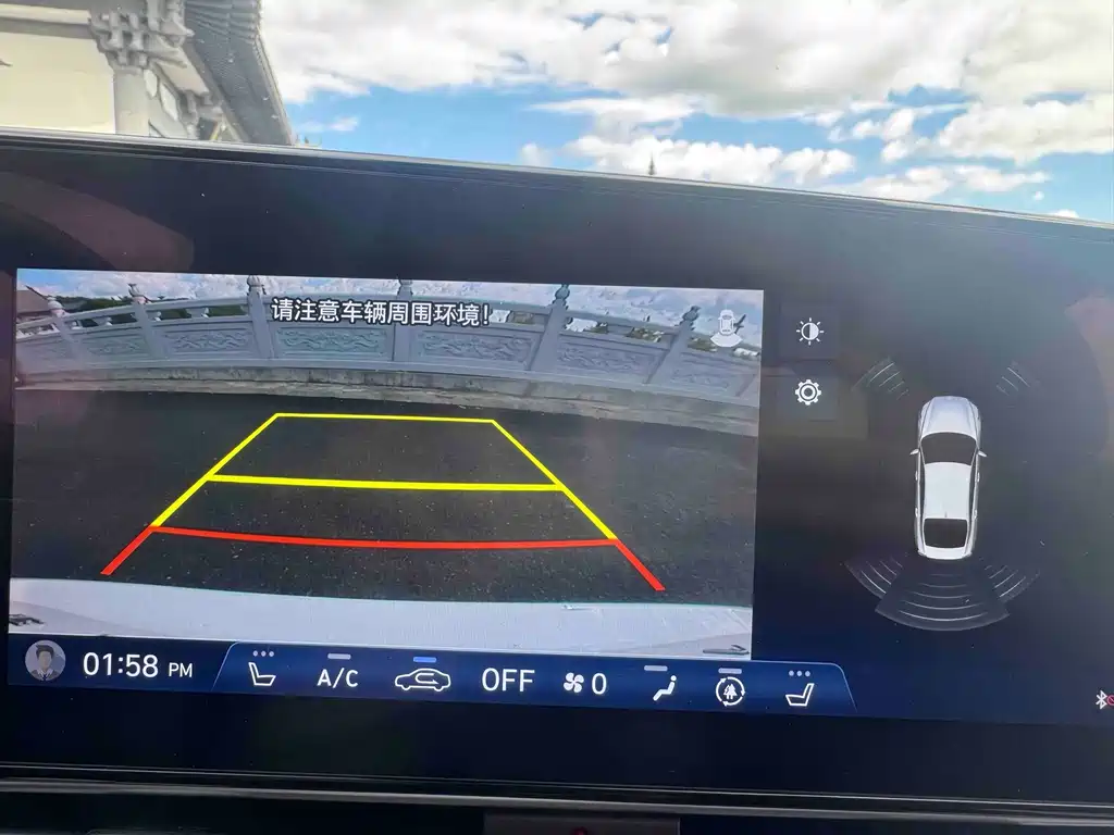 Hyundai Elantra — миниатюра 12