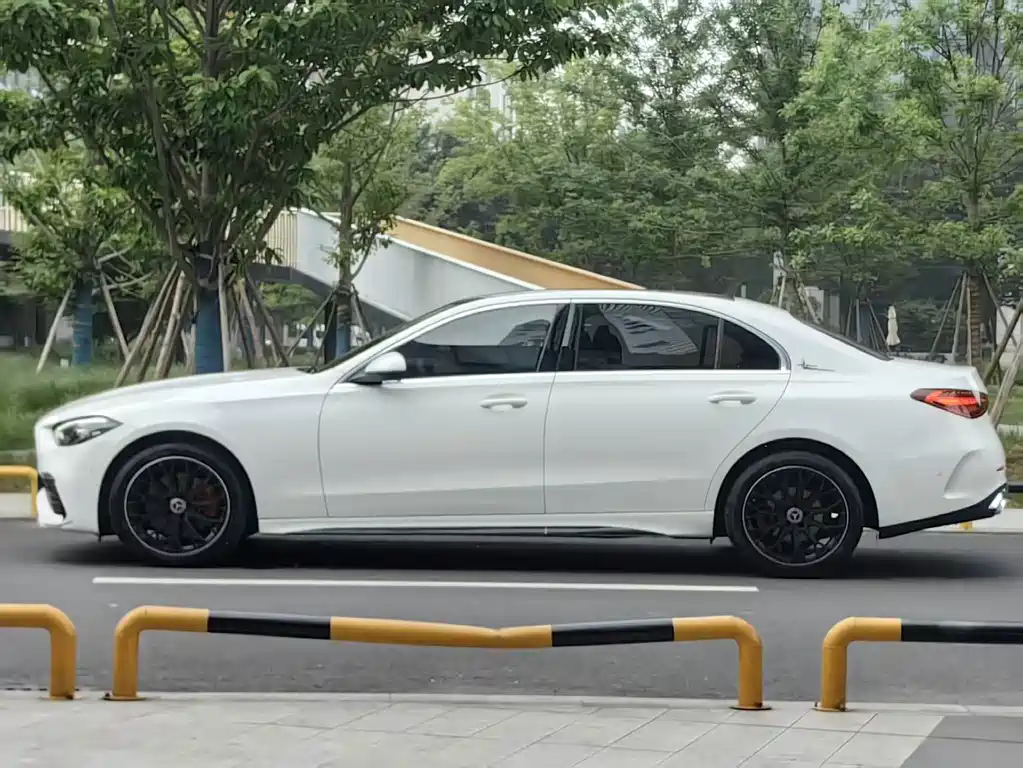 Mercedes-Benz C-Class — миниатюра 7
