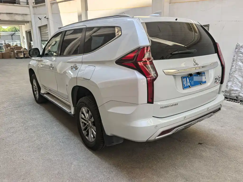 Mitsubishi Pajero Sport (Import) — миниатюра 4