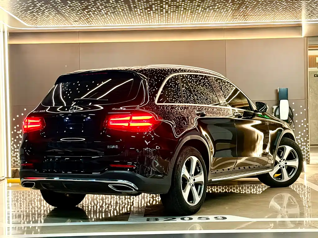 Mercedes-Benz GLC 2017 GLC 300 4MATIC