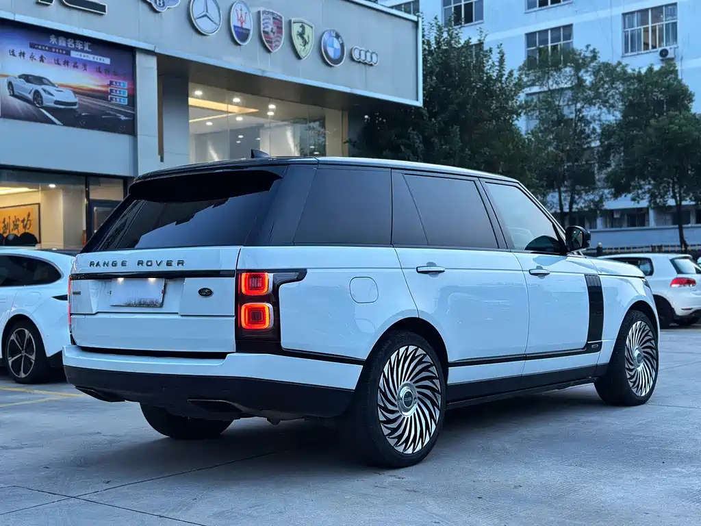 Land Rover Range Rover — миниатюра 6