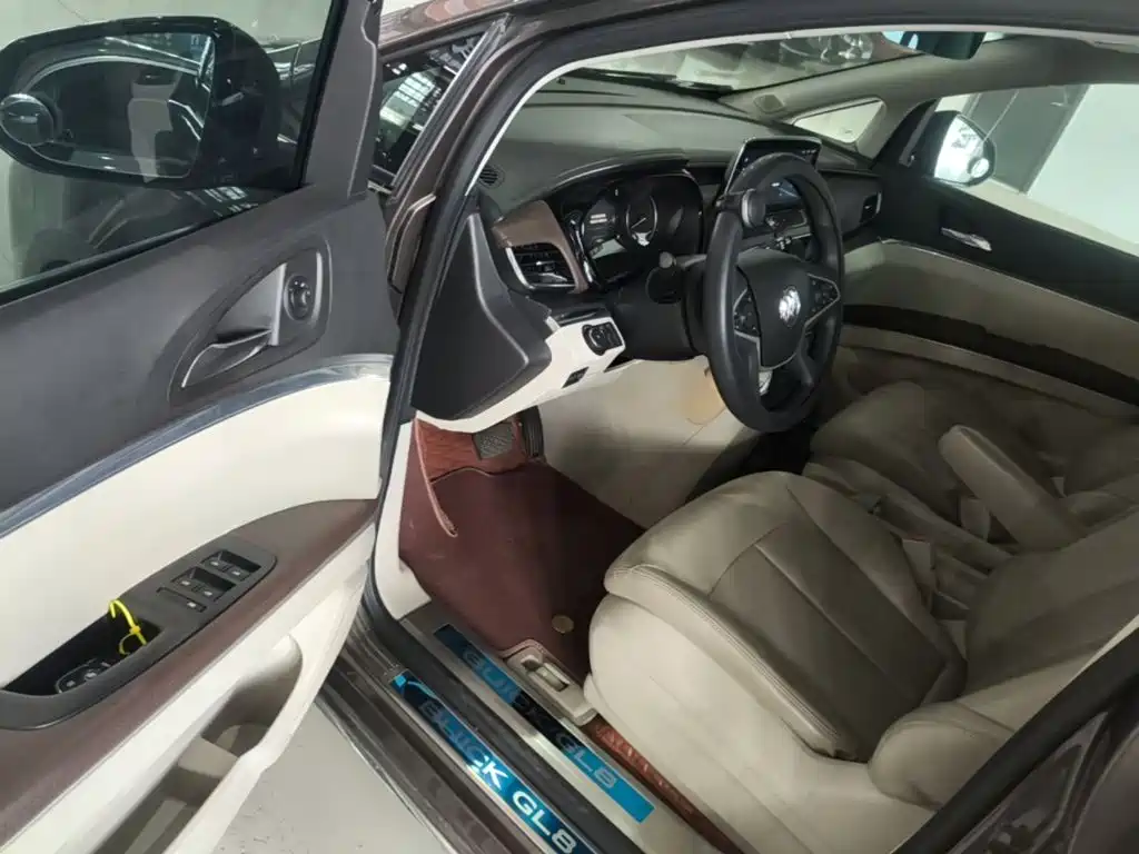Buick GL8 — миниатюра 16