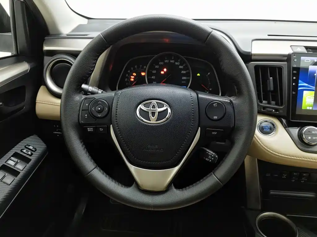 Toyota RAV4 — миниатюра 11