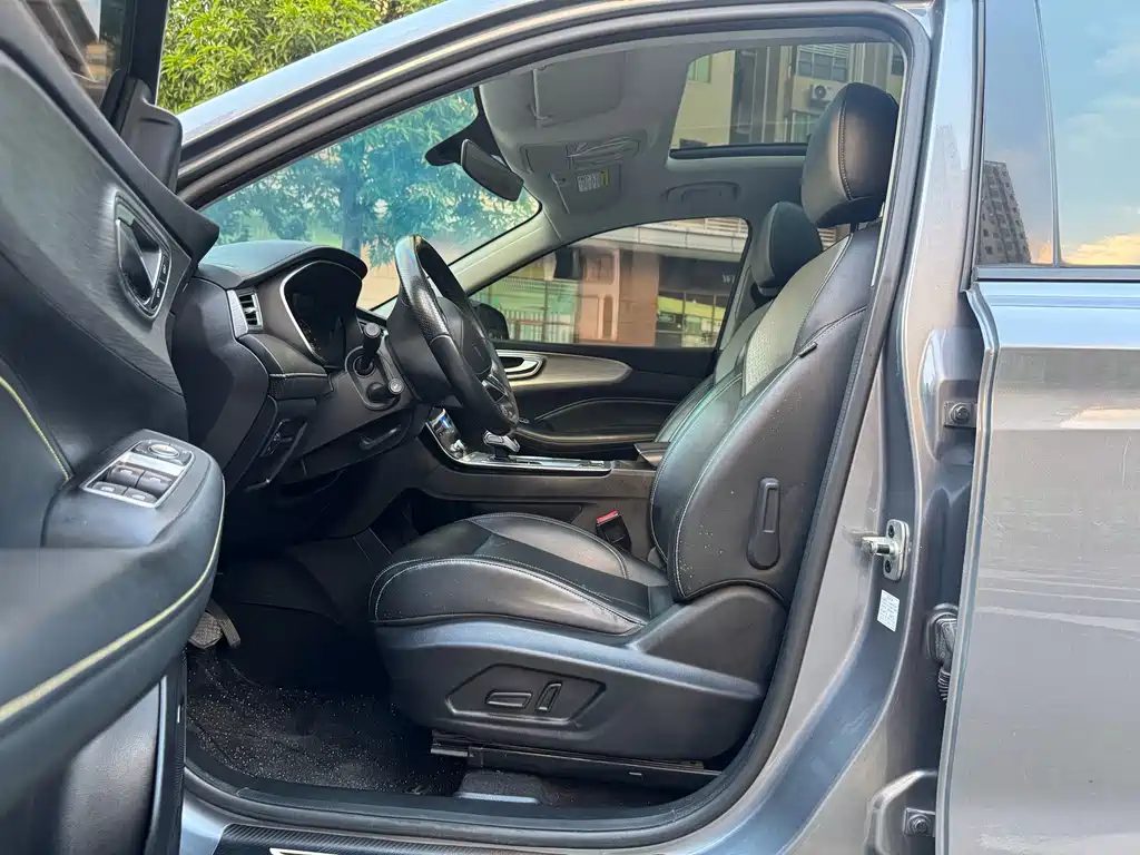 Roewe RX5 — миниатюра 13