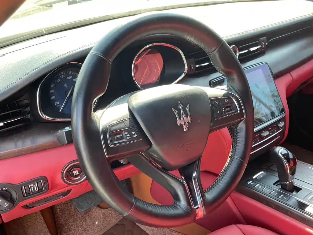 Maserati Quattroporte — миниатюра 8