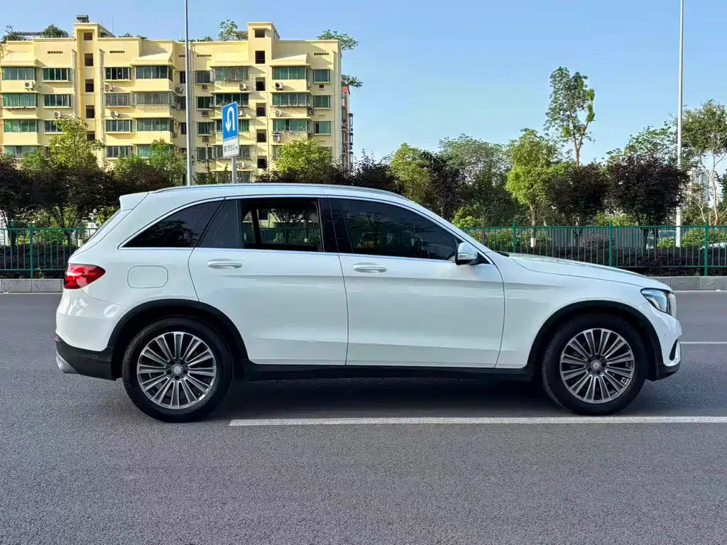 Mercedes-Benz GLC 2016 GLC 260 4MATIC