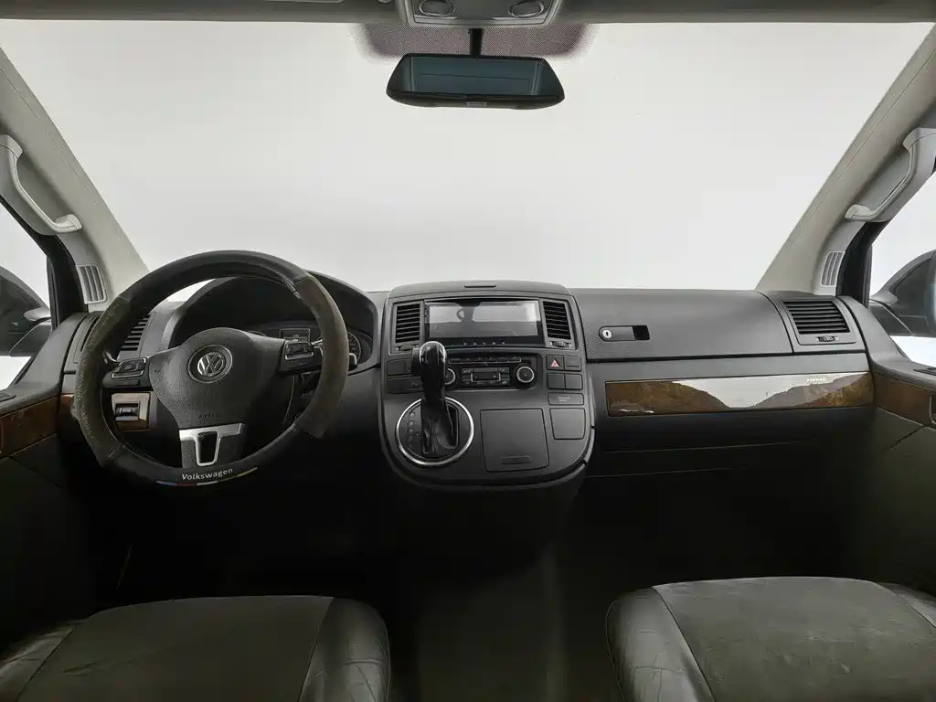 Volkswagen Multivan — миниатюра 5