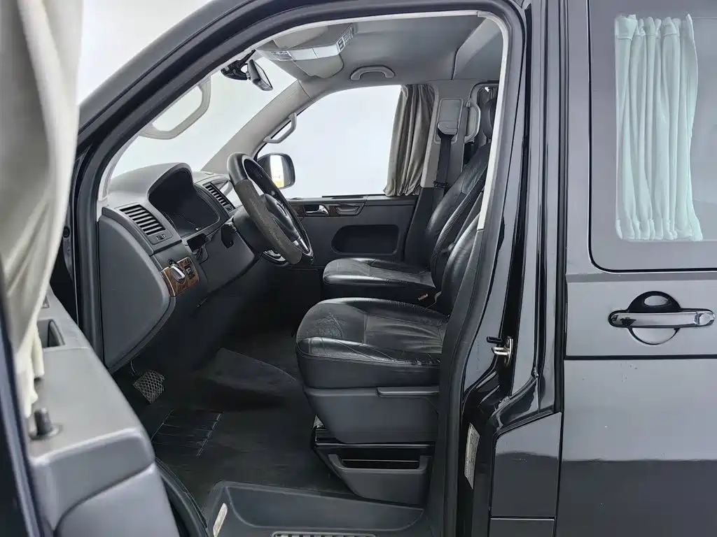 Volkswagen Multivan — миниатюра 10