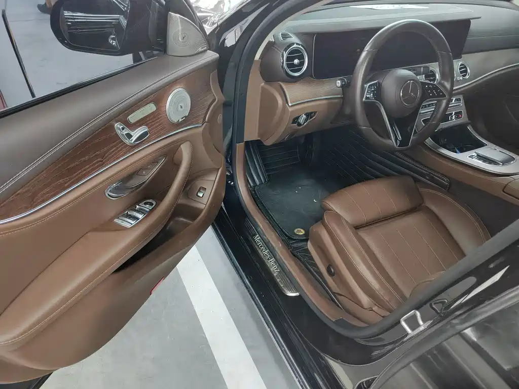 Mercedes-Benz E-Class — миниатюра 4