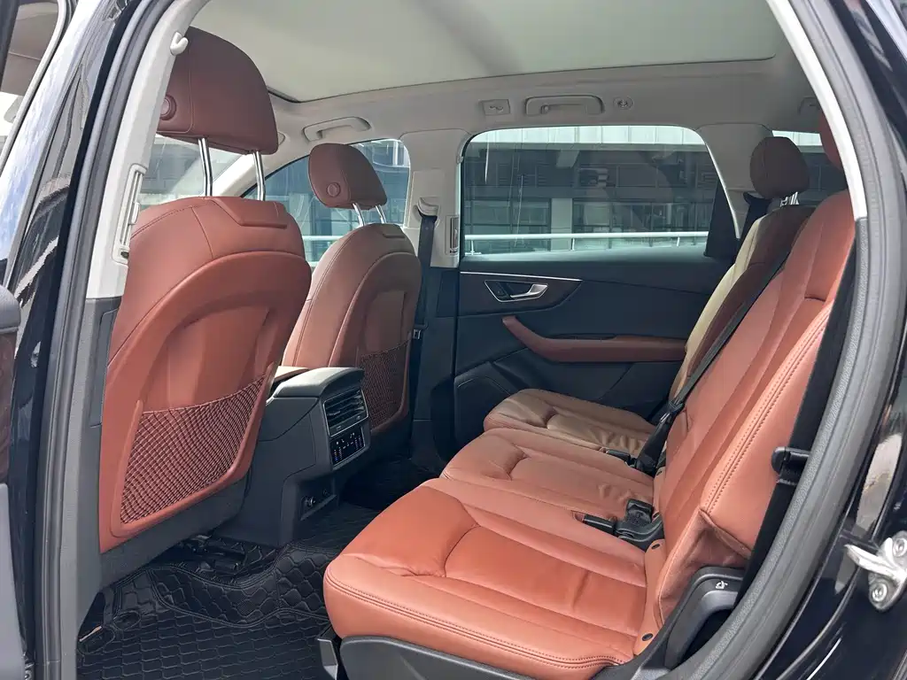Audi Q7 — миниатюра 5