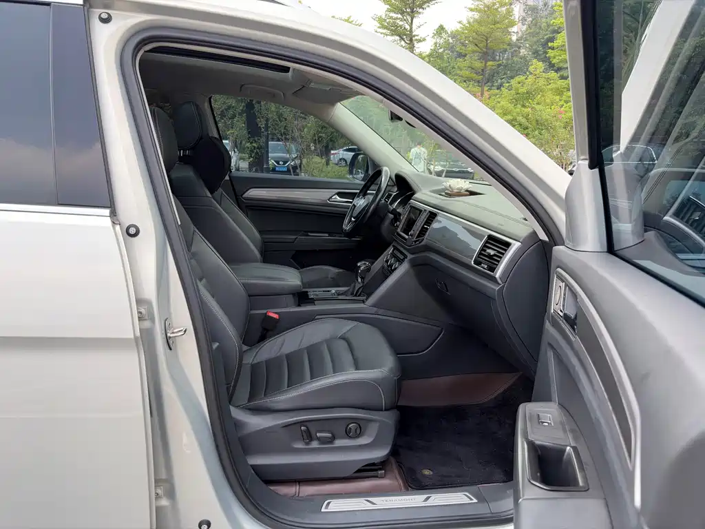 Volkswagen Teramont — миниатюра 12