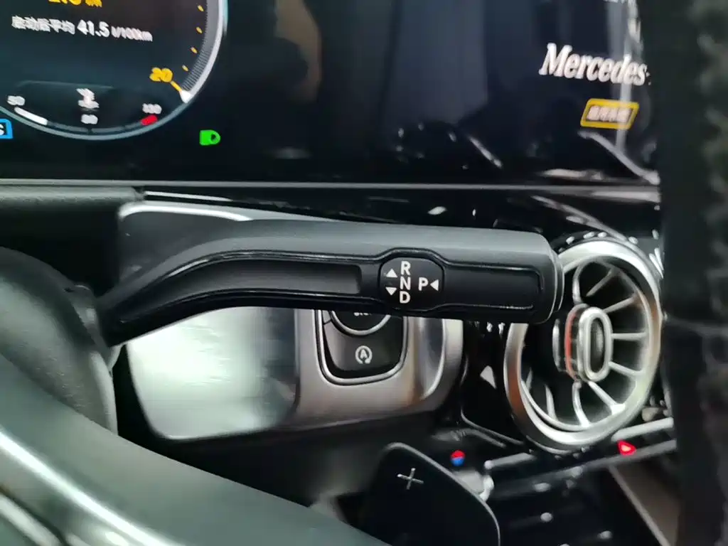 Mercedes-Benz GLB — миниатюра 14