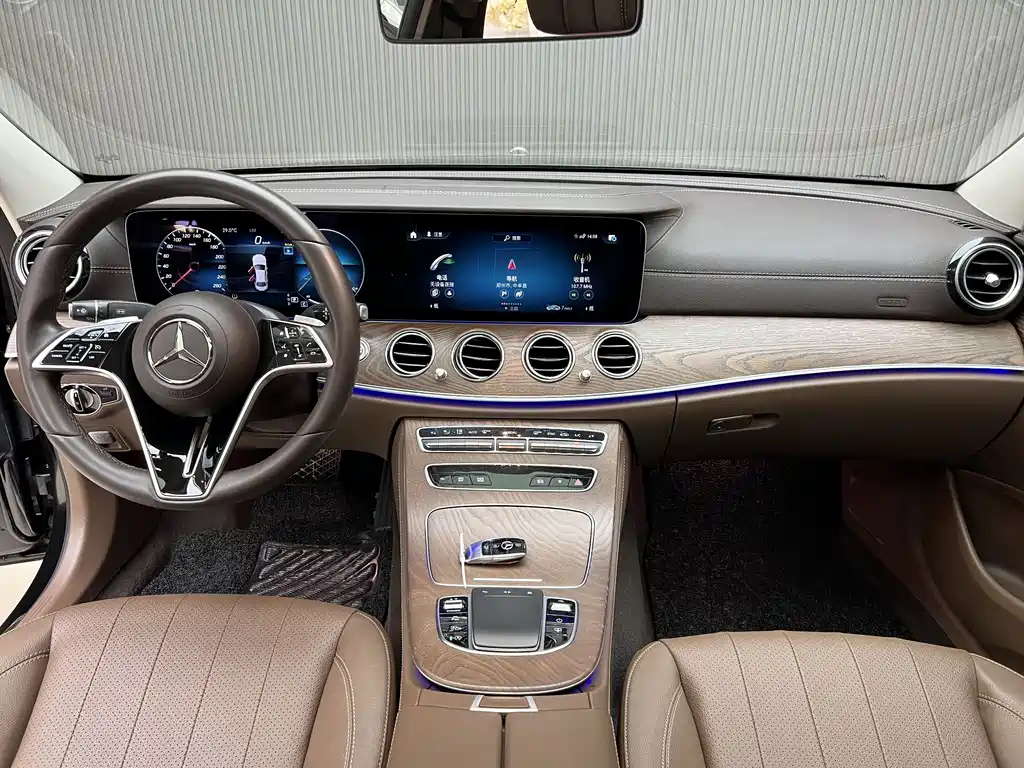 Mercedes-Benz E-Class — миниатюра 9