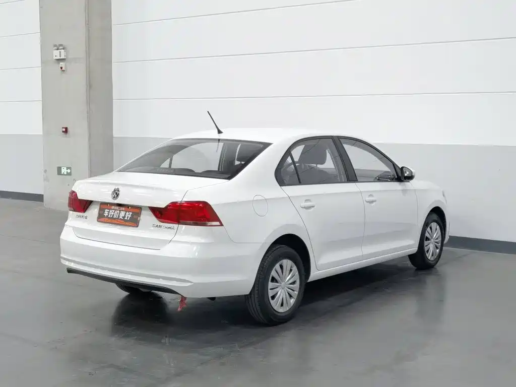 Volkswagen Santana — миниатюра 2