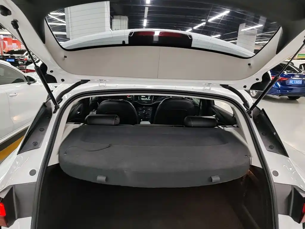 Buick Verano — миниатюра 19