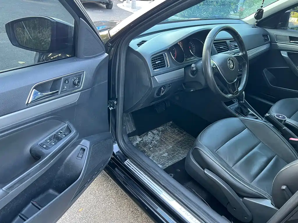 Volkswagen Lavida — миниатюра 8