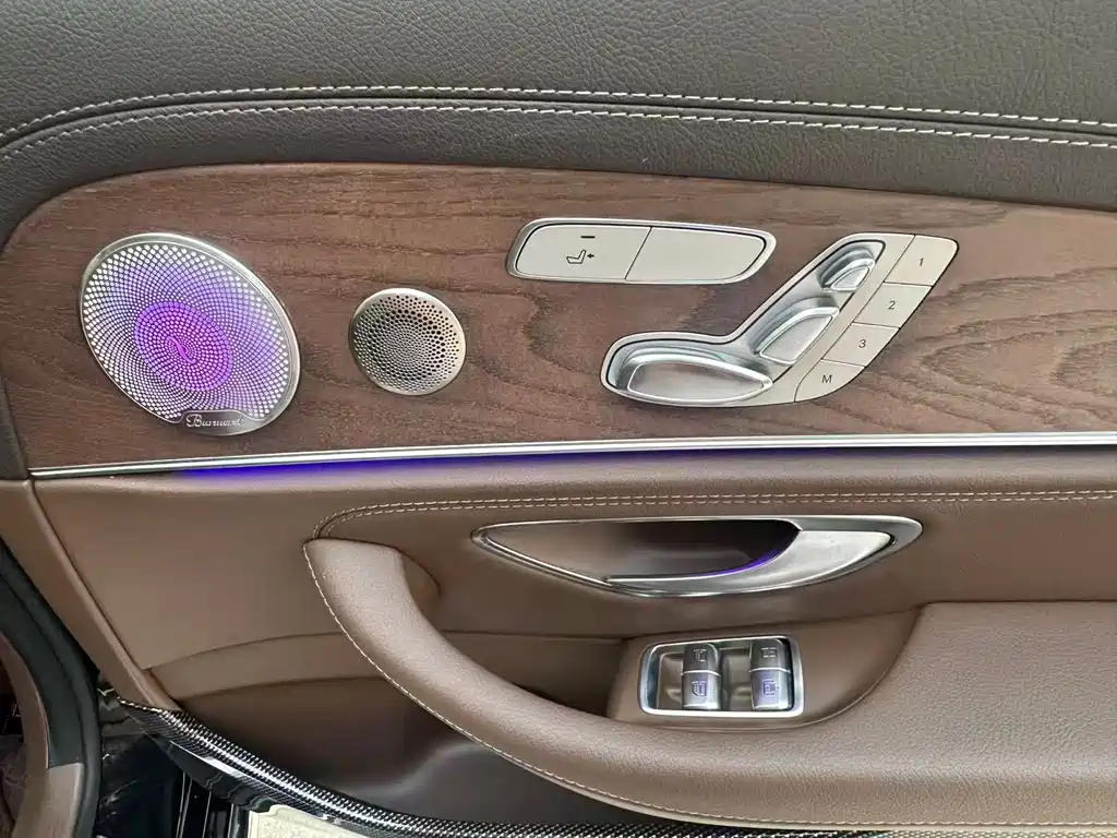 Mercedes-Benz E-Class — миниатюра 12