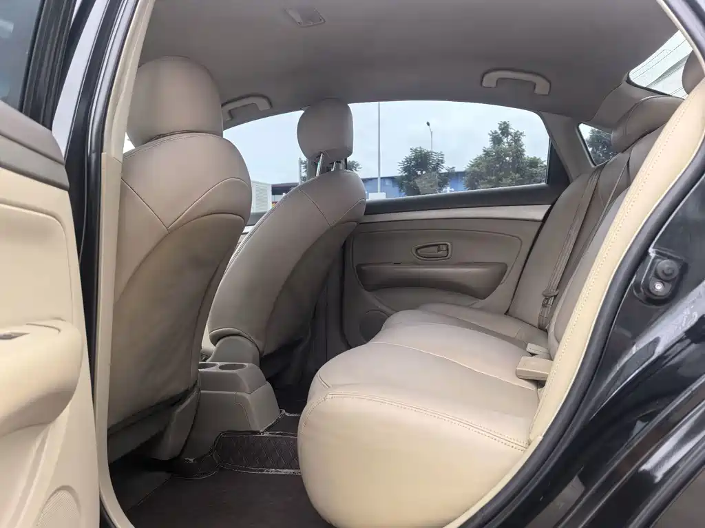 Nissan Sylphy — миниатюра 6