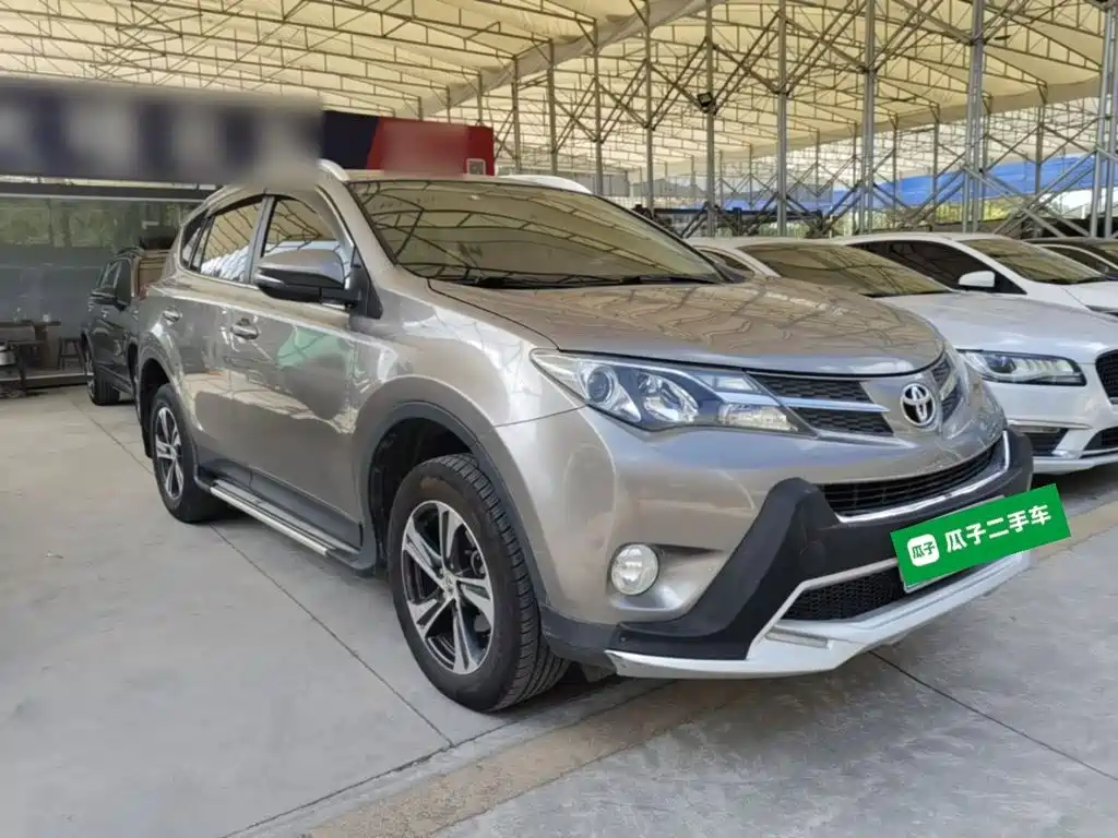 Toyota RAV4 — миниатюра 4