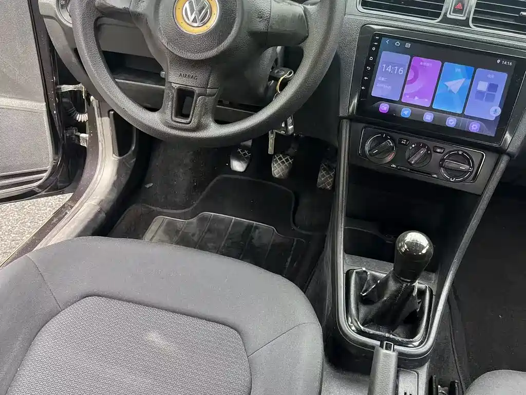 Volkswagen Santana — миниатюра 5