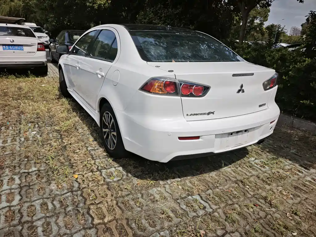 Mitsubishi Lancer EX — миниатюра 7