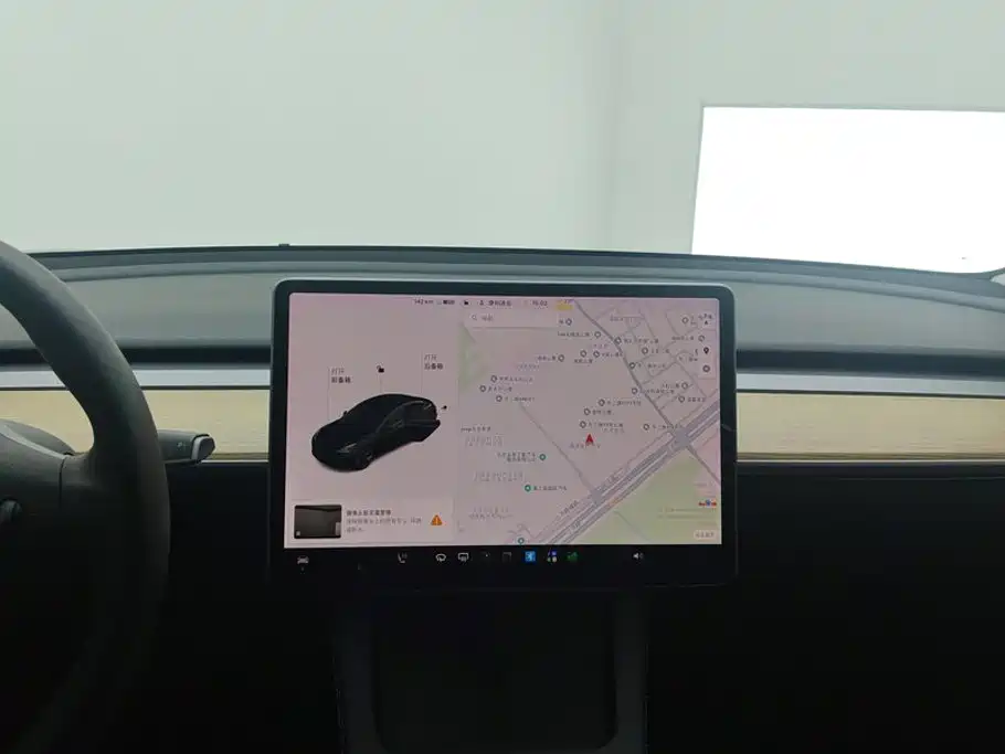 Tesla Model 3 — миниатюра 13