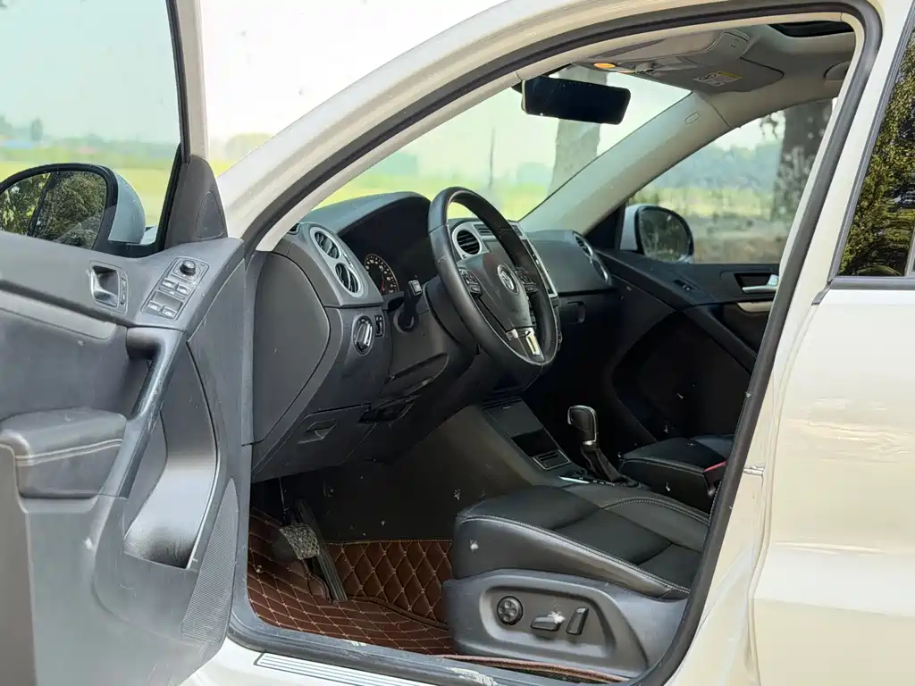 Volkswagen Tiguan - фото 9