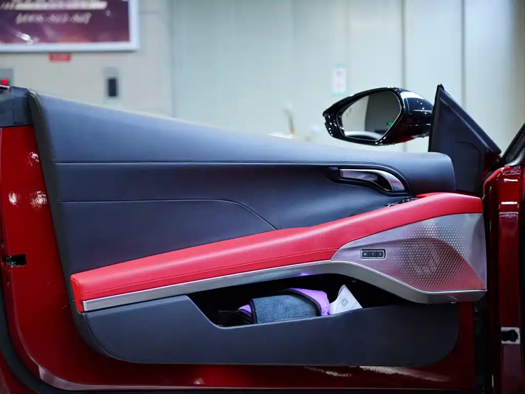 Lotus Emira — миниатюра 11