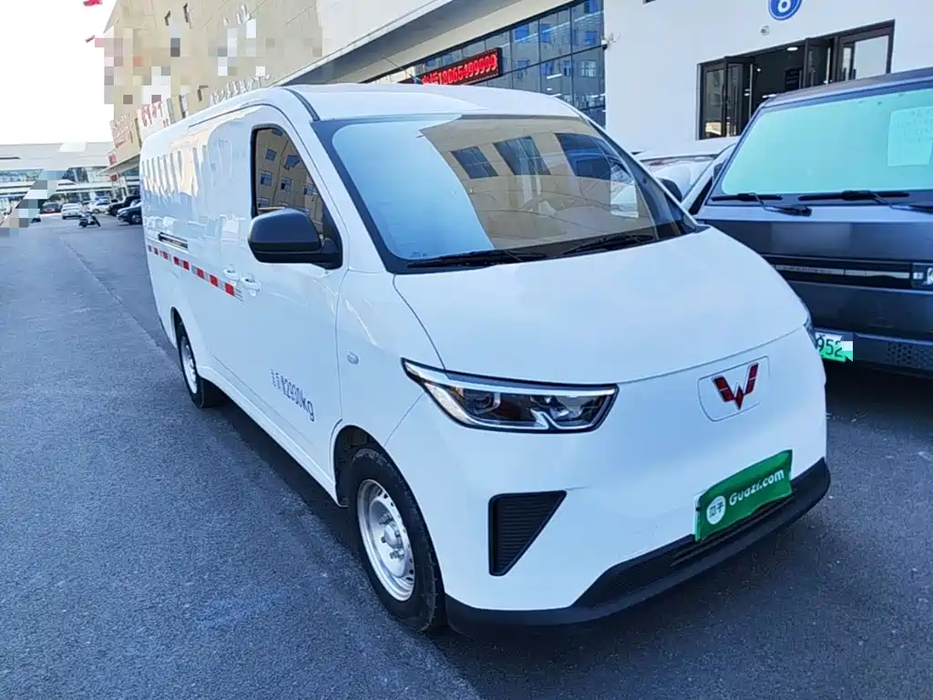 Wuling Yangguang — миниатюра 4