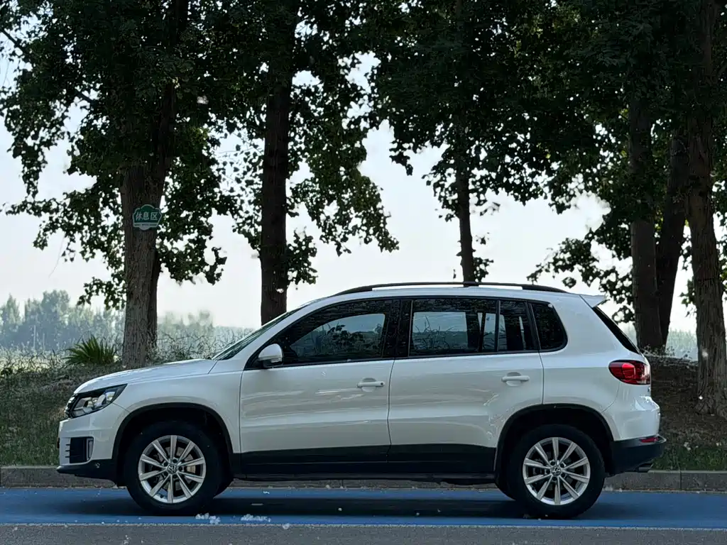 Volkswagen Tiguan - фото 3
