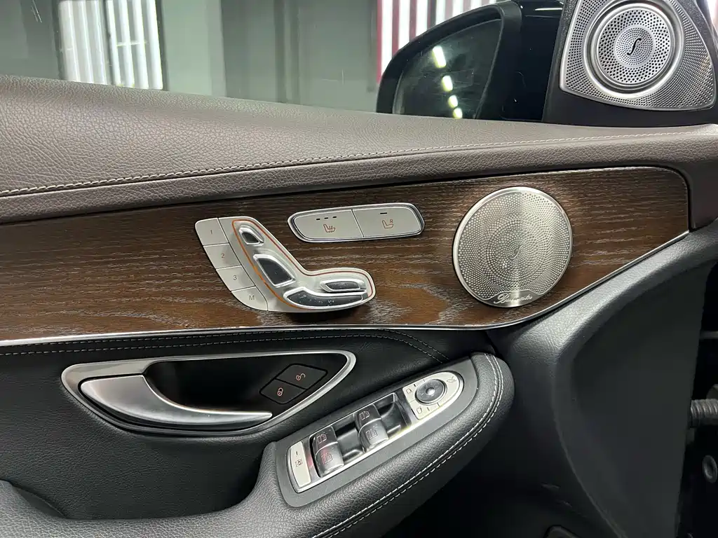 Mercedes-Benz GLC — миниатюра 11