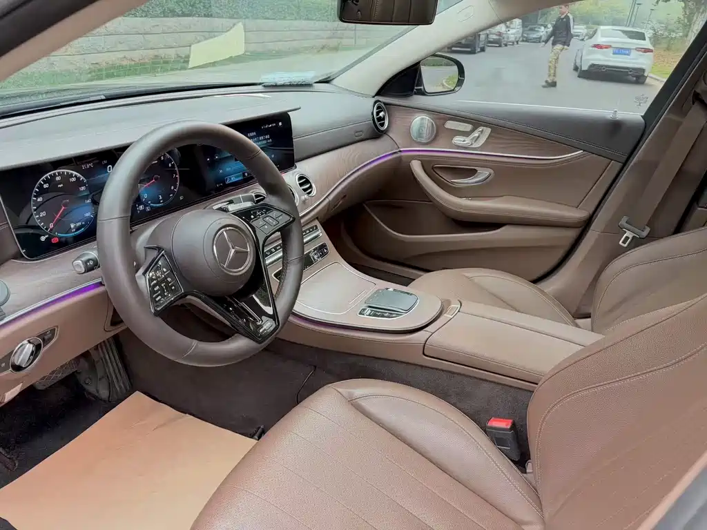 Mercedes-Benz E-Class — миниатюра 4