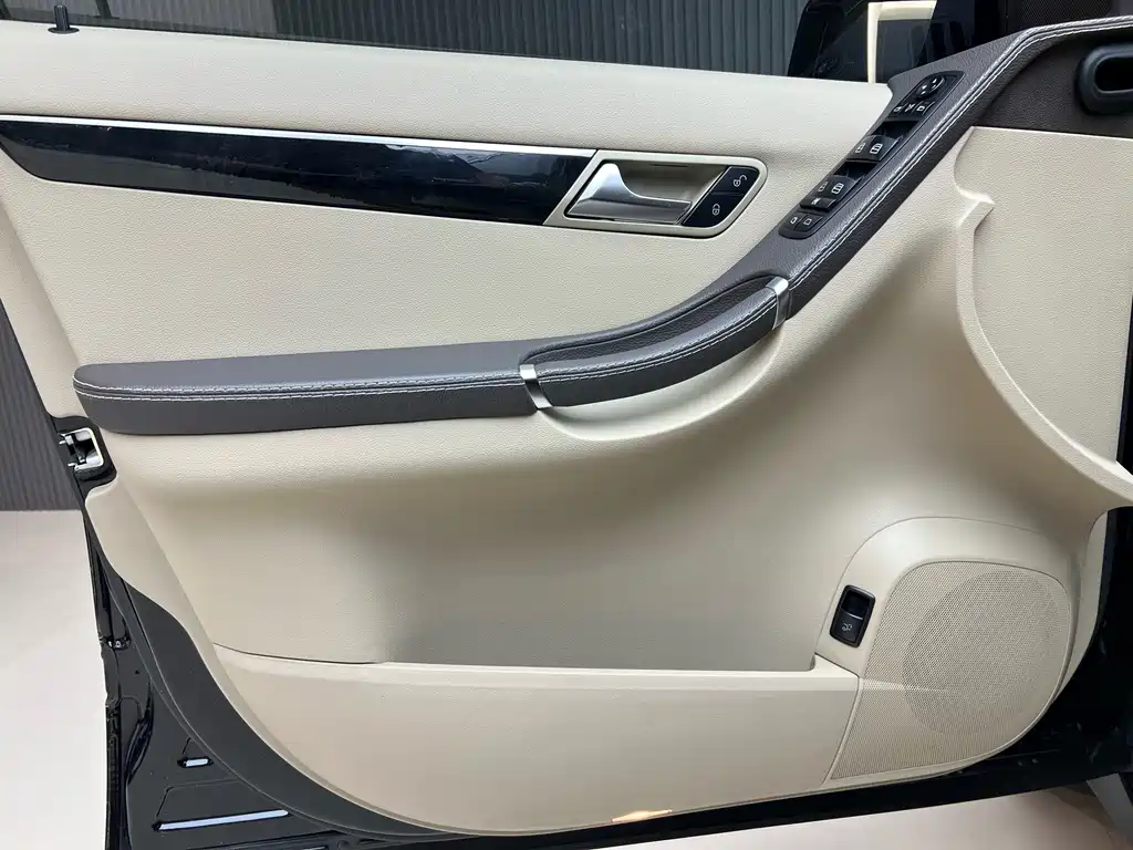 Mercedes-Benz R-Class — миниатюра 10