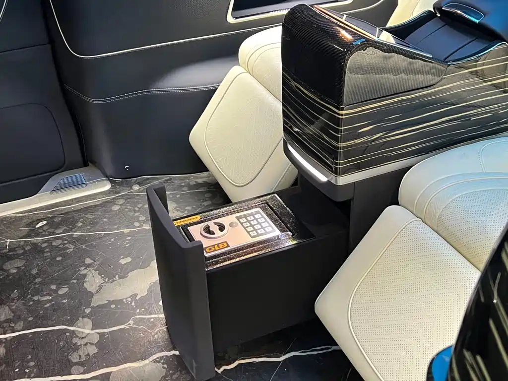 MERCEDES-BENZ V CLASS