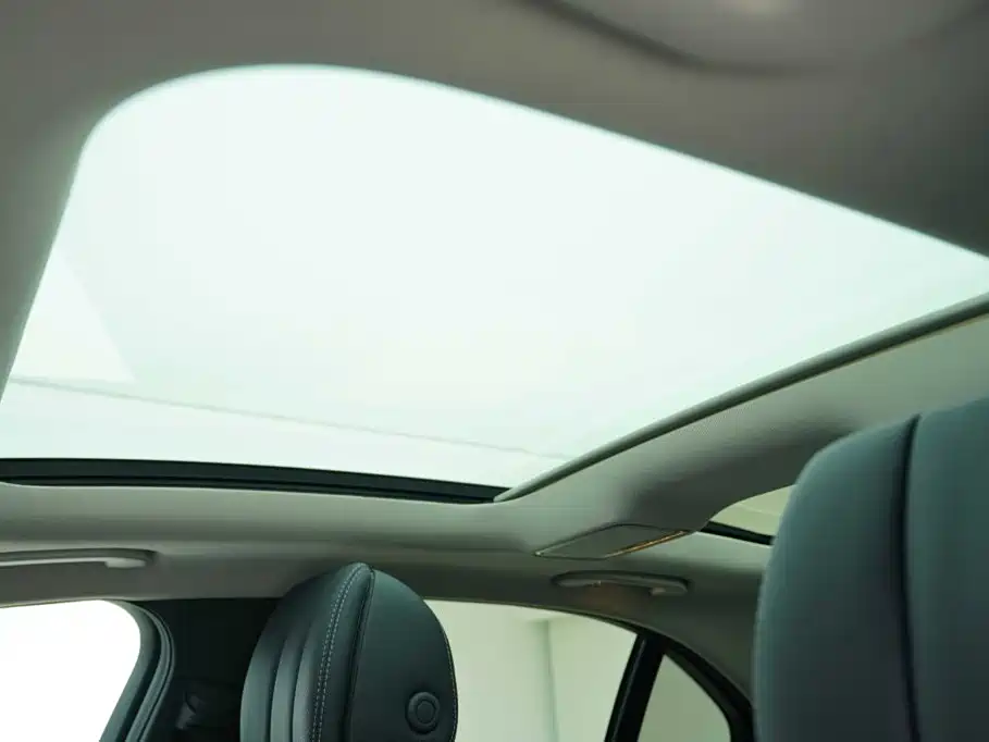 Mercedes-Benz C-Class — миниатюра 10