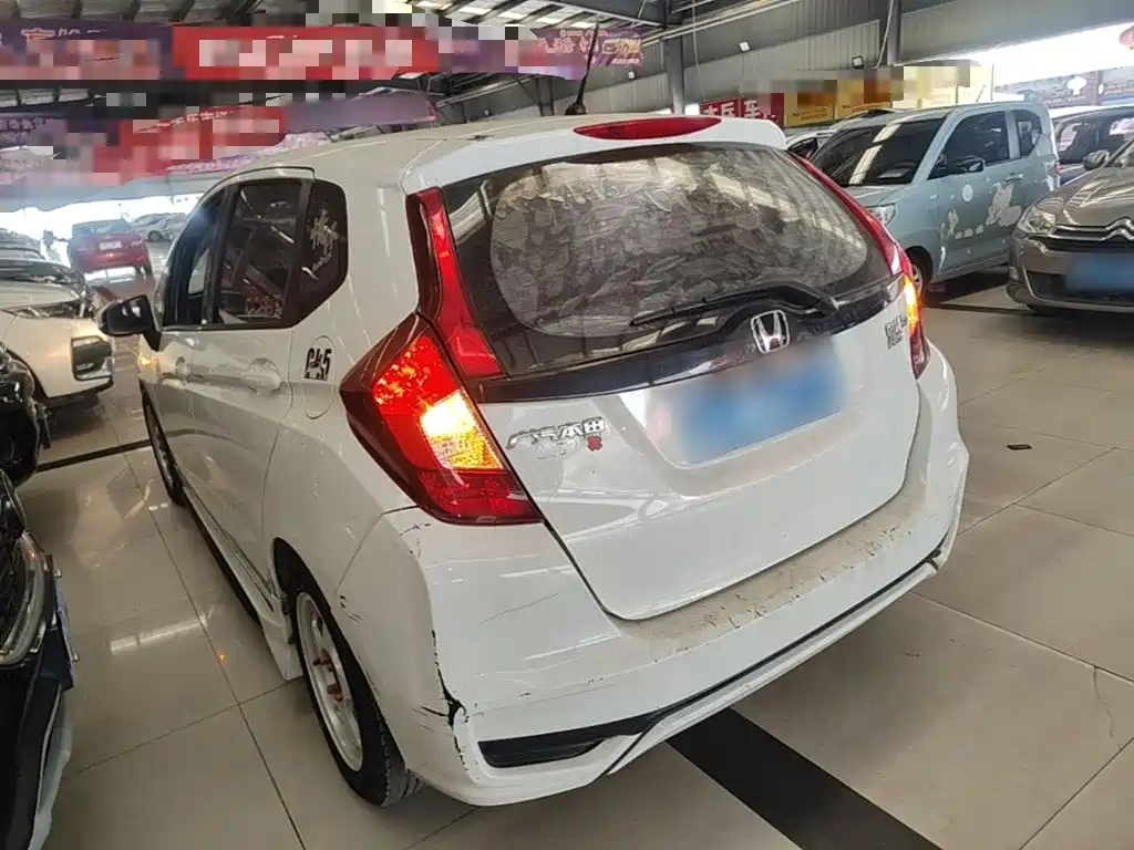 Honda Fit — миниатюра 5