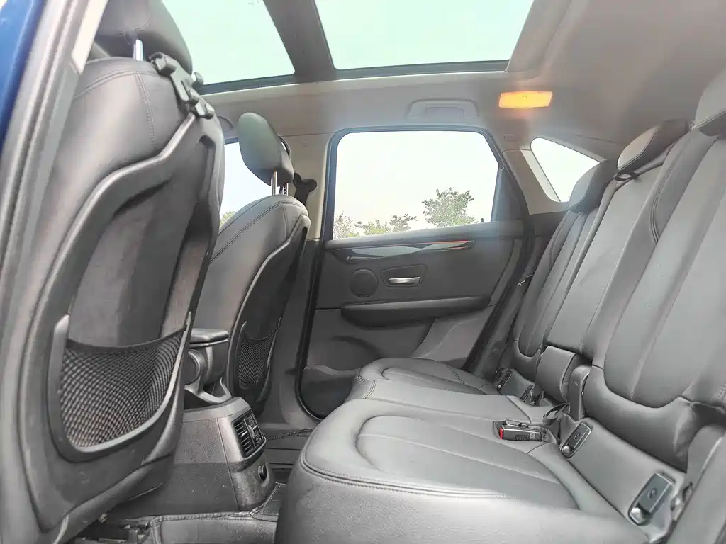 BMW 2 Series Active Tourer — миниатюра 14