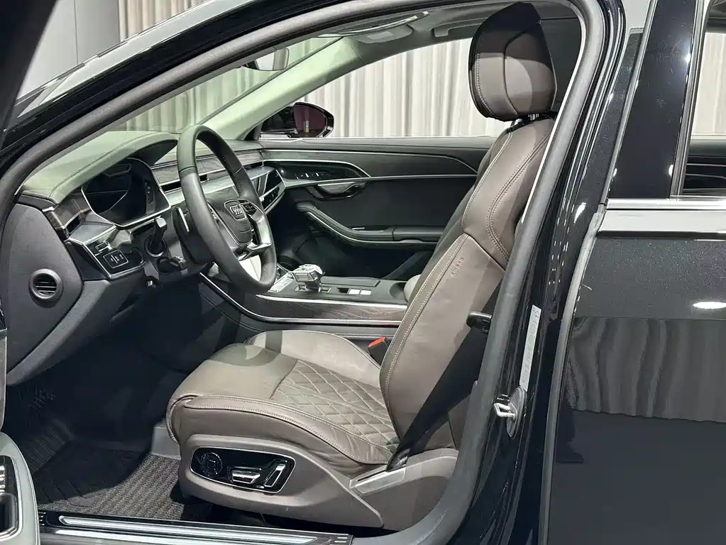 Audi A8 — миниатюра 7
