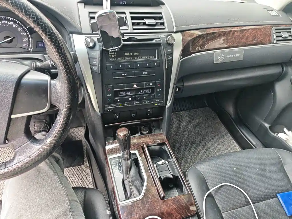 Toyota Camry — миниатюра 10