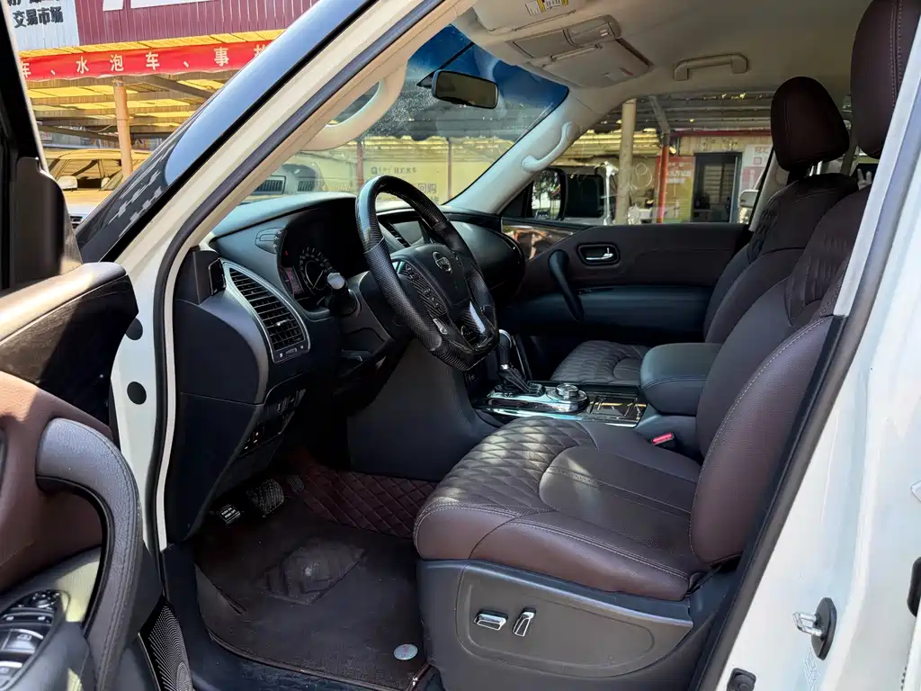 Nissan Patrol — миниатюра 6