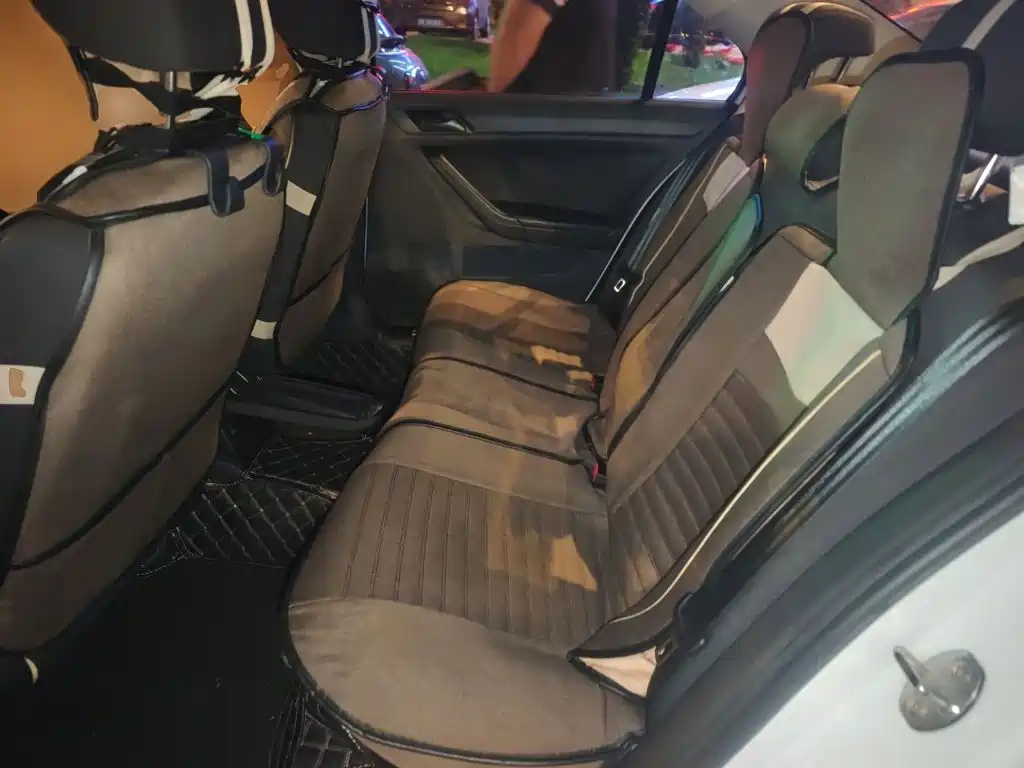 Volkswagen Jetta — миниатюра 13