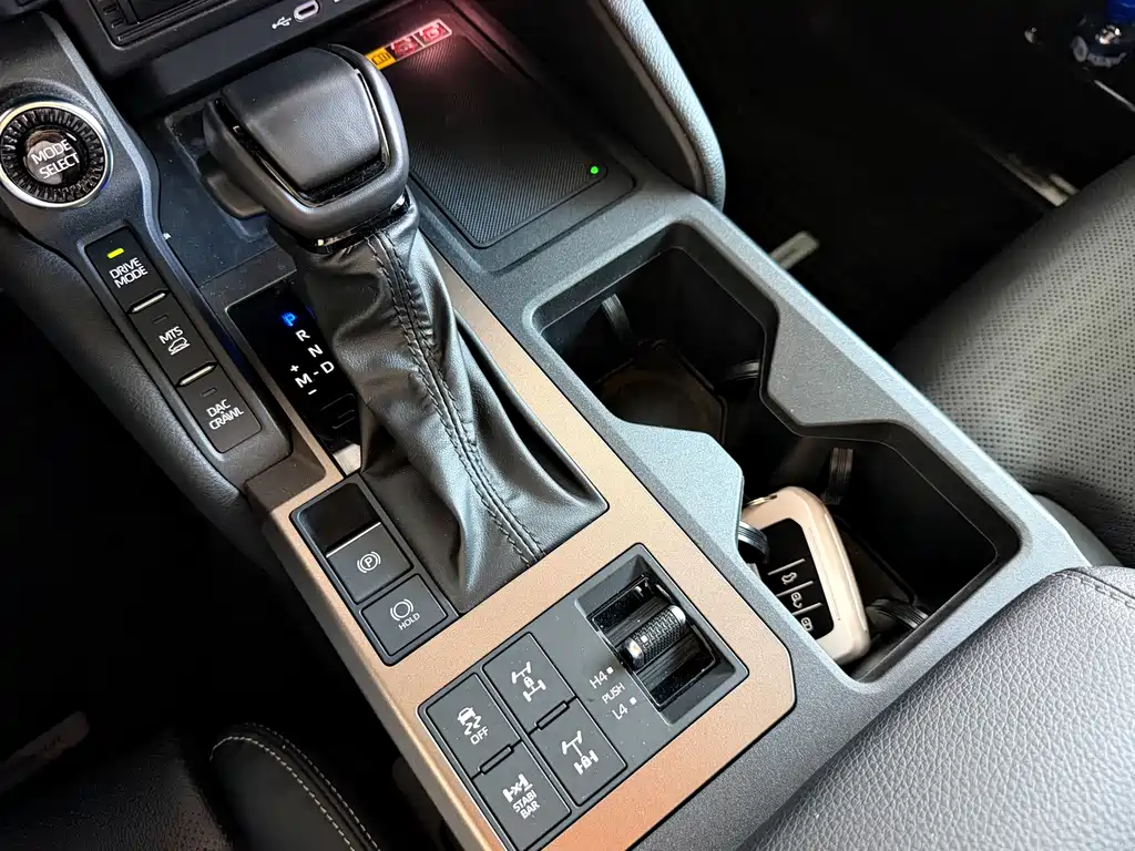 Toyota Land Cruiser Prado 2024 2.4T WX 6 мест