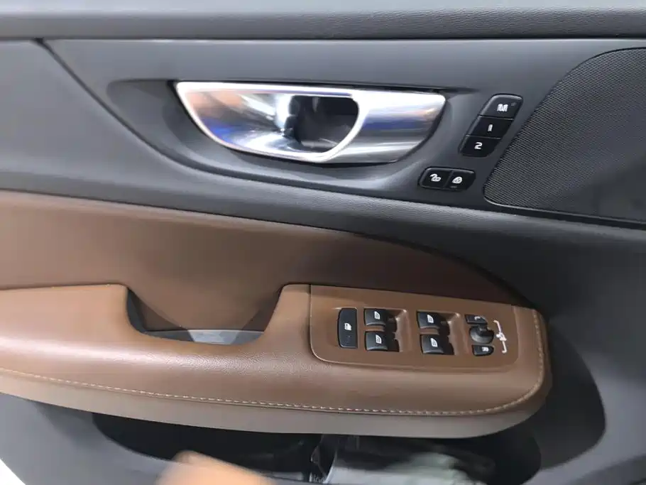 Volvo S60 — миниатюра 7